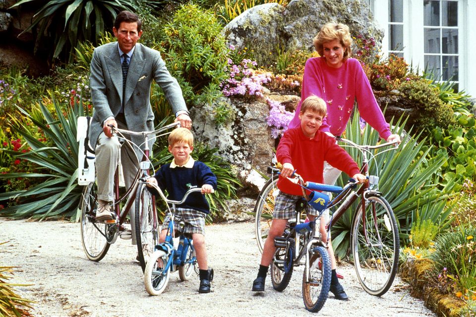 Charles, Harry, William et Diana à Tresco le 1er juin 1985