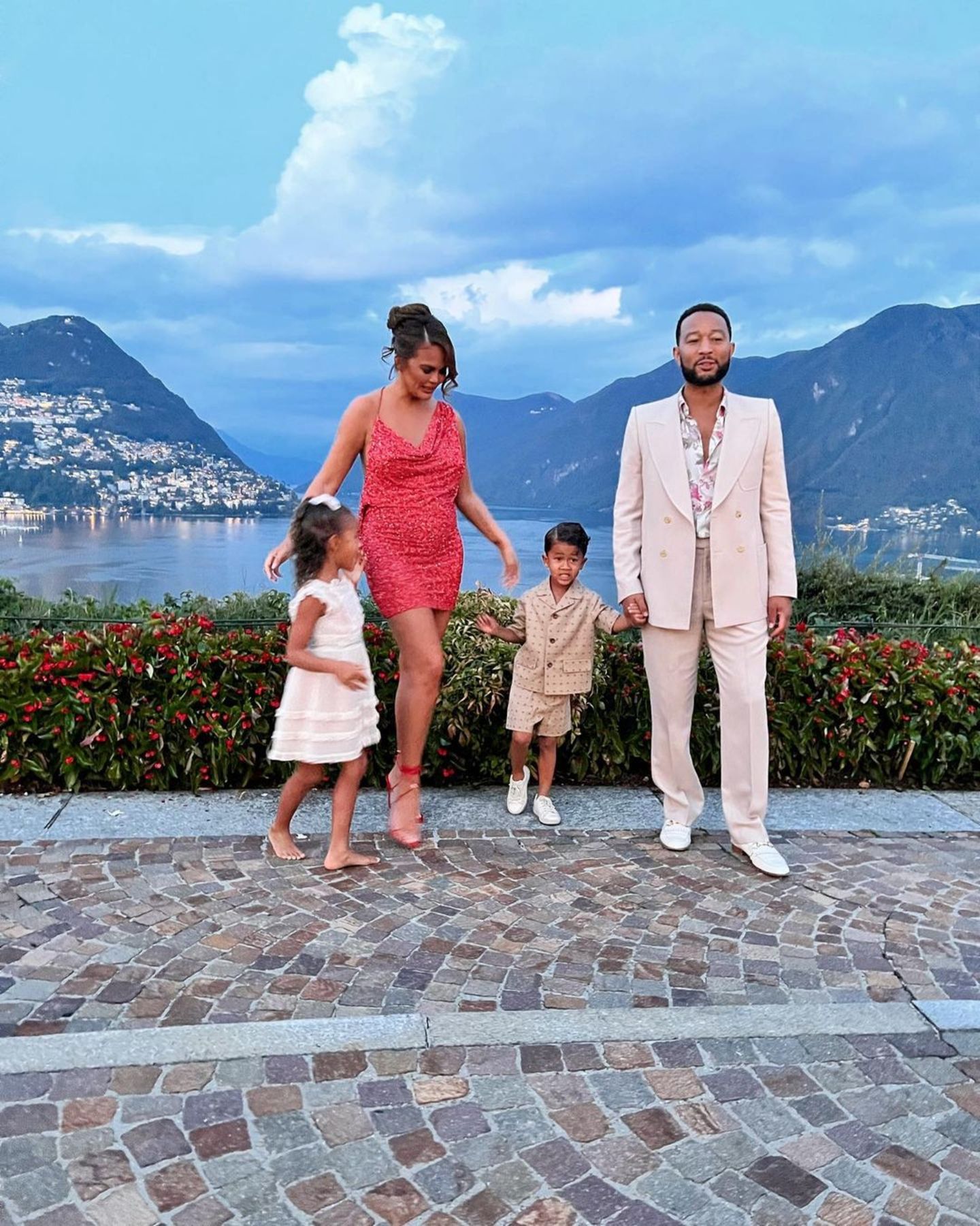 Chrissy Teigen, John Legend und Kids in Italien am Comer See