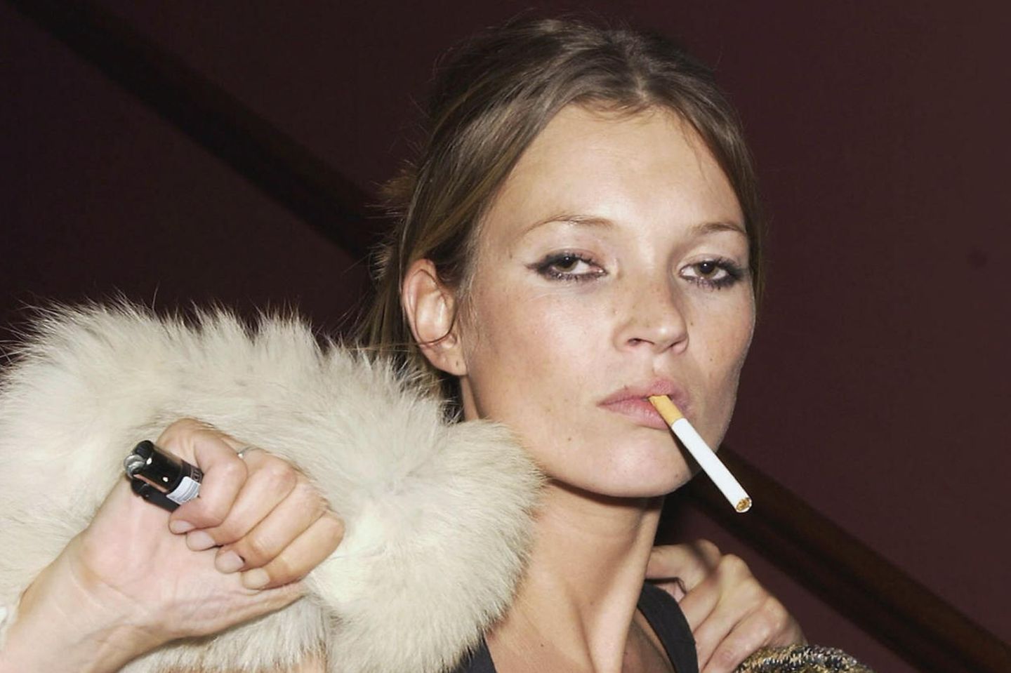Kate Moss: Party Outfit mit Zigarette