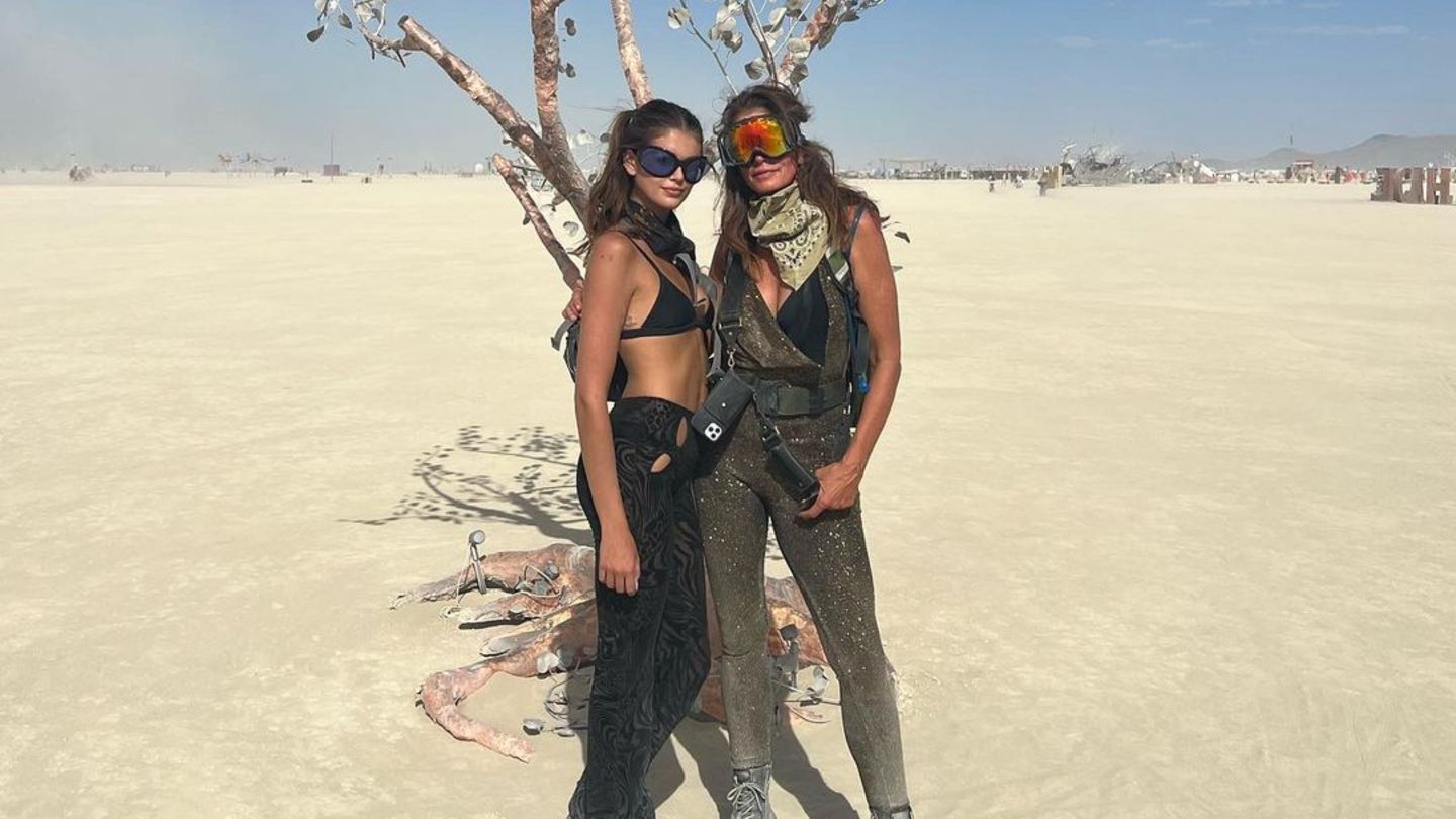 Kaia Gerber + Cindy Crawford Sie feiern gemeinsam beim Burning Man
