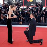Promiküsse: Alessandro Basciano mit Sophie Codegoni
