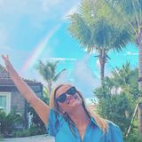 Gezwitscher 2022: Reese Witherspoon mit Regenbogen