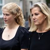 Lady Louise und ihre Mutter Sophie hielten sich tapfer, aber auch in ihren Gesichtern ist zu erkennen, dass sie in den letzten zwei Tagen viele Tränen vergossen haben.