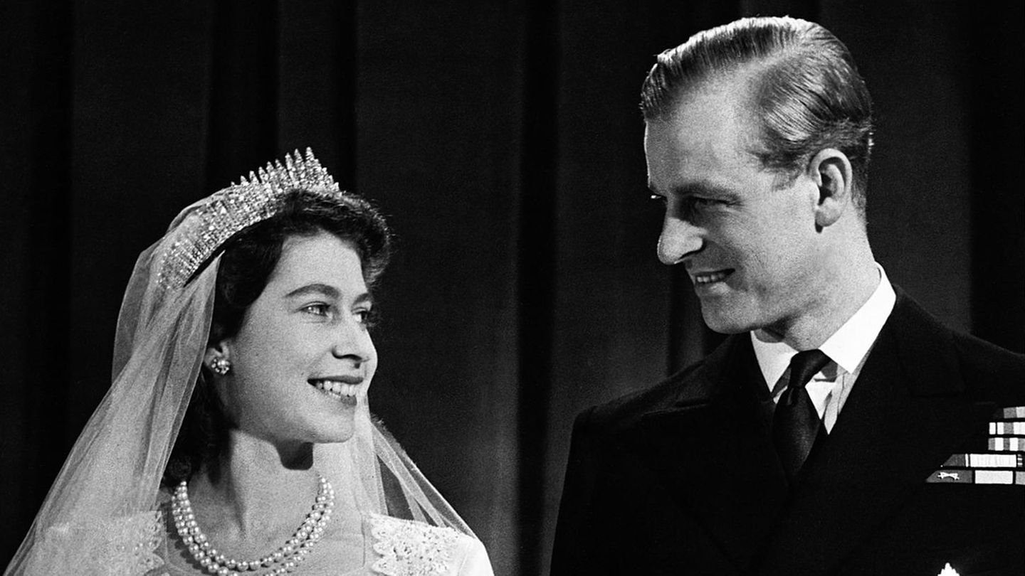 K-nigin-Mary-K-nigin-M-xima-Co-Warum-ihr-Hochzeitsdiadem-damals-fast-einen-Eklat-ausl-ste