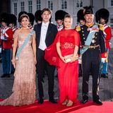 Prinzessin Mary, Prinz Christian, Prinzessin Isabell und Prinz Frederik strahlen alle über das ganze Gesicht. Nur die Zwillinge Josephine und Vincent sind nicht mit dabei gewesen.