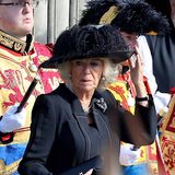 Königin Camilla und andere Mitglieder der Royal Family sind bereits in der St. Giles Kathedrale eingetroffen.