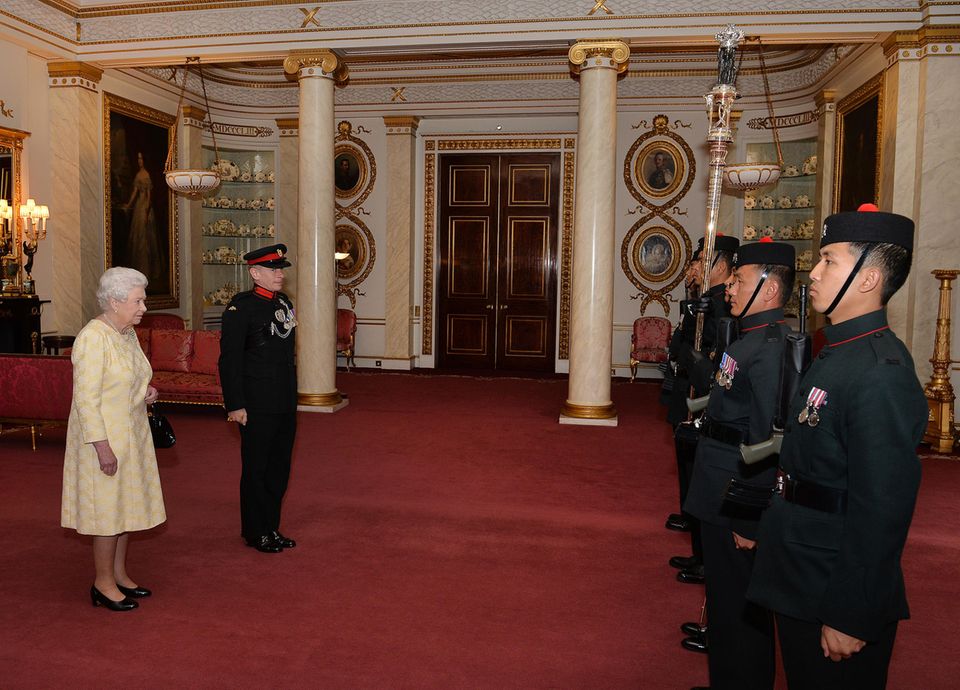 Queen Elizabeth (†96) am 10. Juni 2015 im Bow Room im Buckingham Palast.