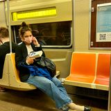 Gesichtet: Katie Holmes in der U-Bahn