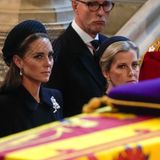 Herzogin Catherine und Gräfin Sophie sieht man die Trauer um Queen Elizabeth eindrücklich an.