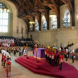 Kurz nach dem Einzug von Queen Elizabeths Sarg in die Westminster Hall haben der Chor der Westminster Abbey und der Chor der His Majesty’s Chapel Royal Psalm 139 gesungen.