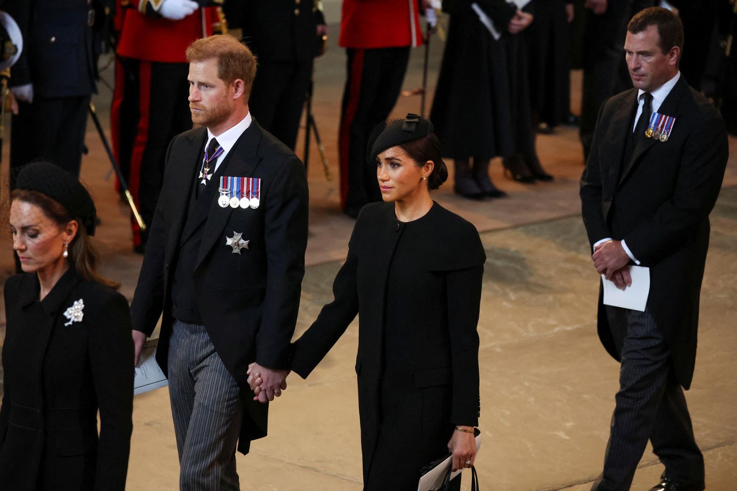 Prinz Harry und Herzogin Meghan hielten sich beim Verlassen der Westminster Hall fest an den Händen.