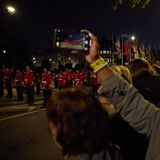 Staatsbegräbnis Queen: Parade in der Nacht mit Fans