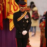 Absolute Ausnahme: Zu Ehren seiner Großmutter darf Prinz Harry bei der Totenwache seine Uniform tragen.