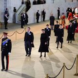 Geschafft! Mit erschöpften Mienen verlassen die Royals die Westminster Hall.