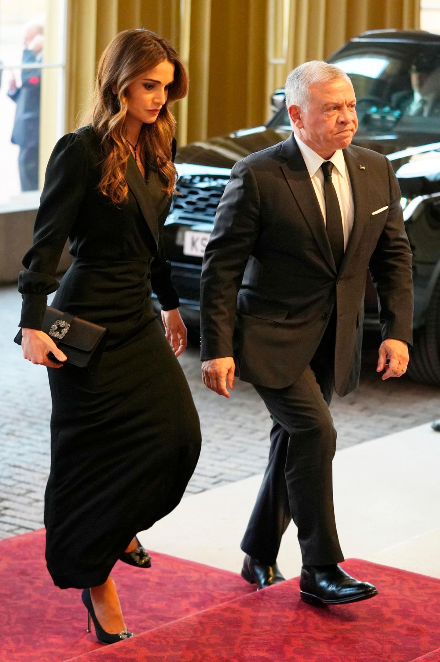 Das Königspaar Rania und Abdullah II. von Jordanien ist ebenfalls im Buckingham Palast eingetroffen.