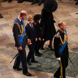 Prinz William, Prinz George, Prinzessin Charlotte und Herzogin Catherine betreten die Westminster Abbey gemeinsam
