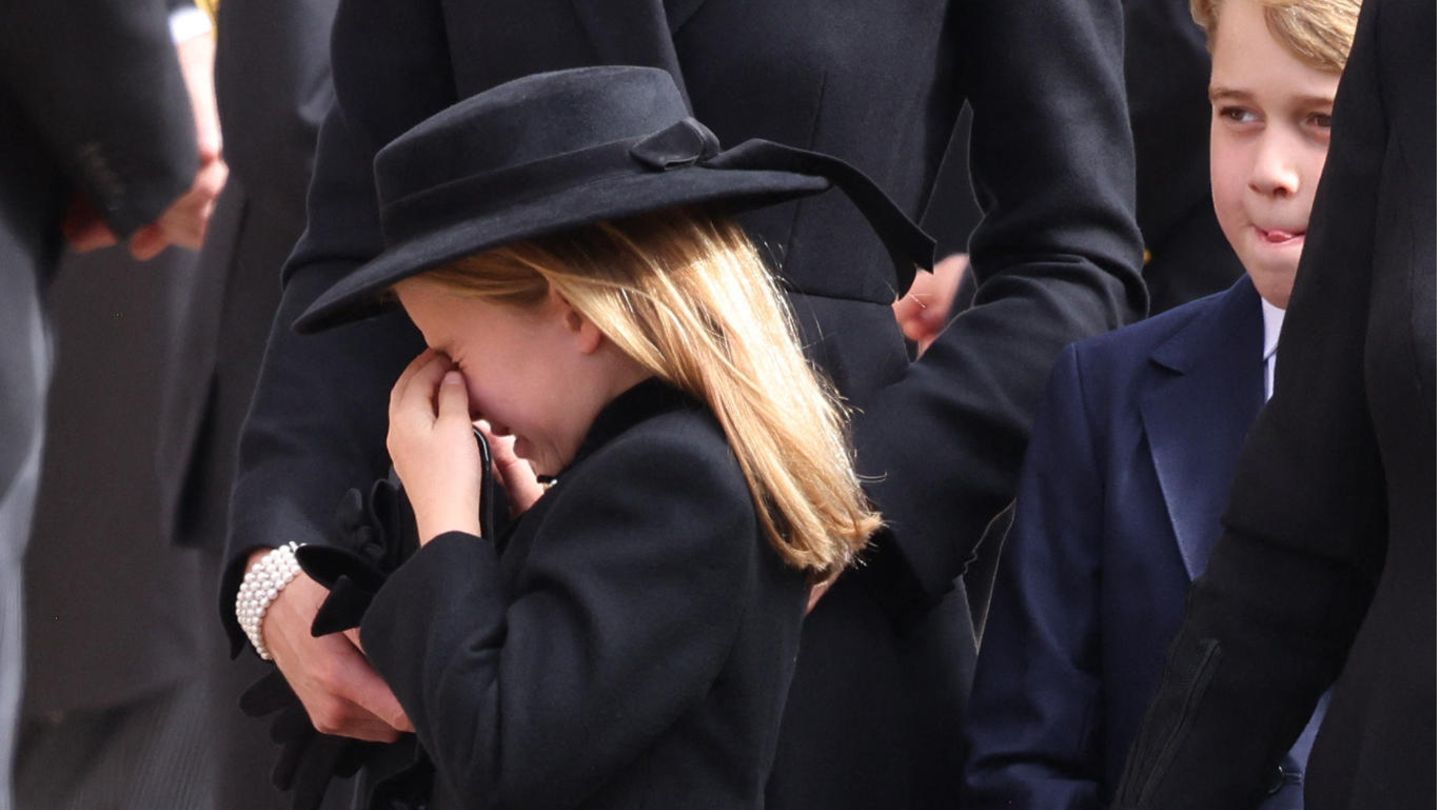 Prinzessin-Charlotte-Herzzerrei-end-Als-die-Trauer-um-ihre-Uroma-Charlotte-fast-erdr-ckte