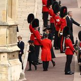 Auch Herzogin Catherine ist mit ihren Kinder George und Charlotte auf Schloss Windsor angekommen. Für alle ist dieser Tag ihr bisher größter emotionaler Kraftakt.