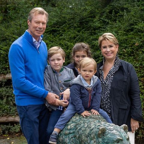Stéphanie + Guillaume von Luxemburg: Henri und Maria Teresa von Luxemburg mit Enkeln