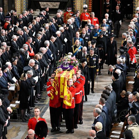 Queen Elizabeth + König Georg VI.: Edward, 2. Herzog von Kent besuchte beide Beerdigungen