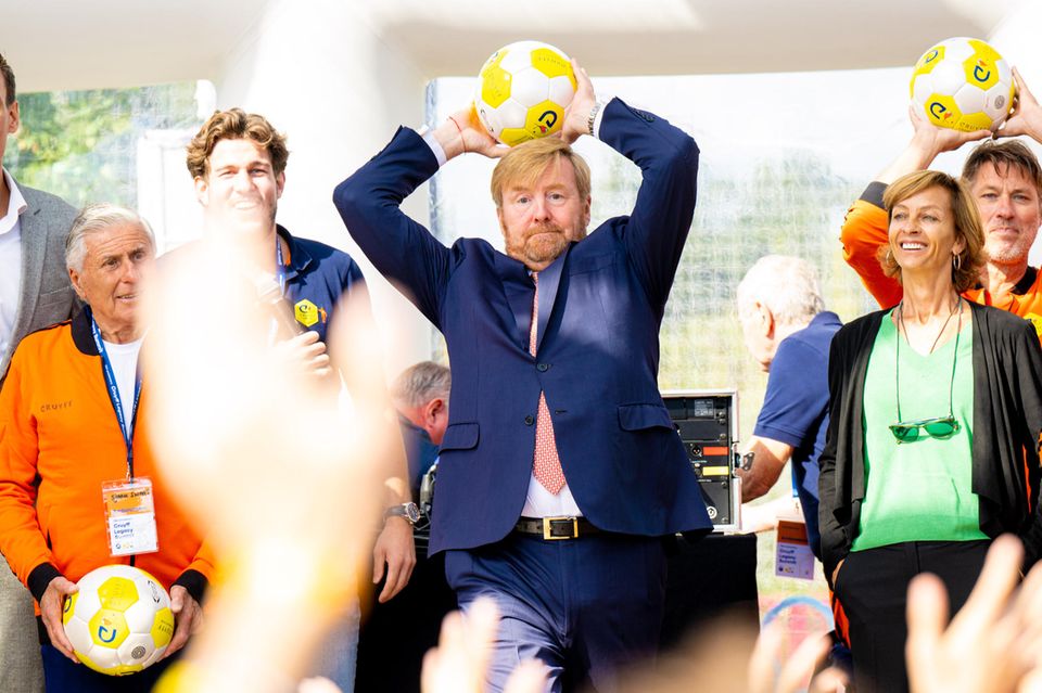 Royaler Terminkalender 2022: König Willem der Niederlande mit Ball