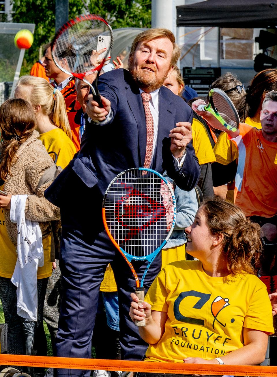 Royaler Terminkalnder 2022: König Willem-Alexander spilet Tennis Royaler Terminkalnder 2022: König Willem-Alexander spilet Tennis