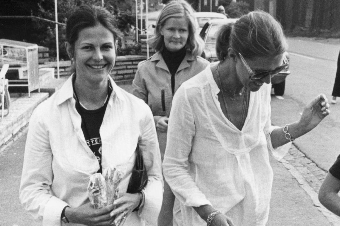Königin Silvia und Prinzessin Birgitta am 5. August 1977 auf der schwedischen Insel Öland.