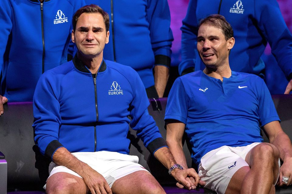 Sportlcihe Stars: Roger Federer und Rafael Nadal halten Händchen