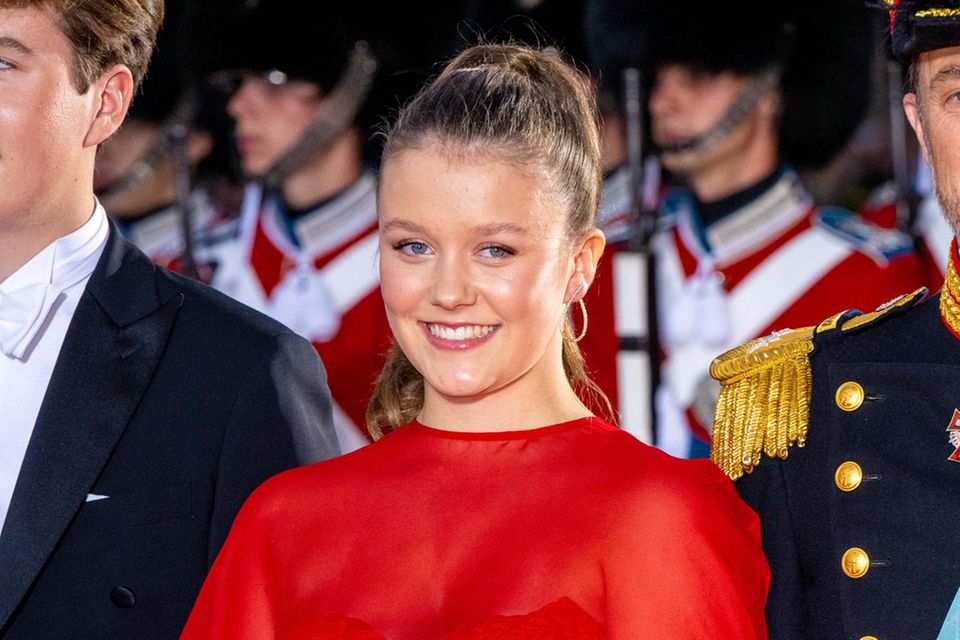 Prinzessin Isabella: "Kopiert" sie die Looks von Prinzessin Ingrid ... Prinzessin Isabella: "Kopiert" sie die Looks von Prinzessin Ingrid ...