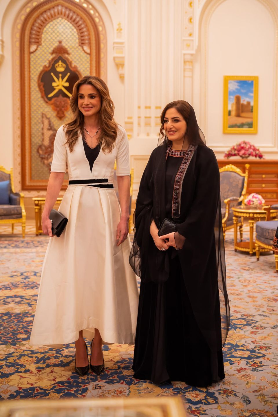 Königin Rania besucht die First Lady des Oman