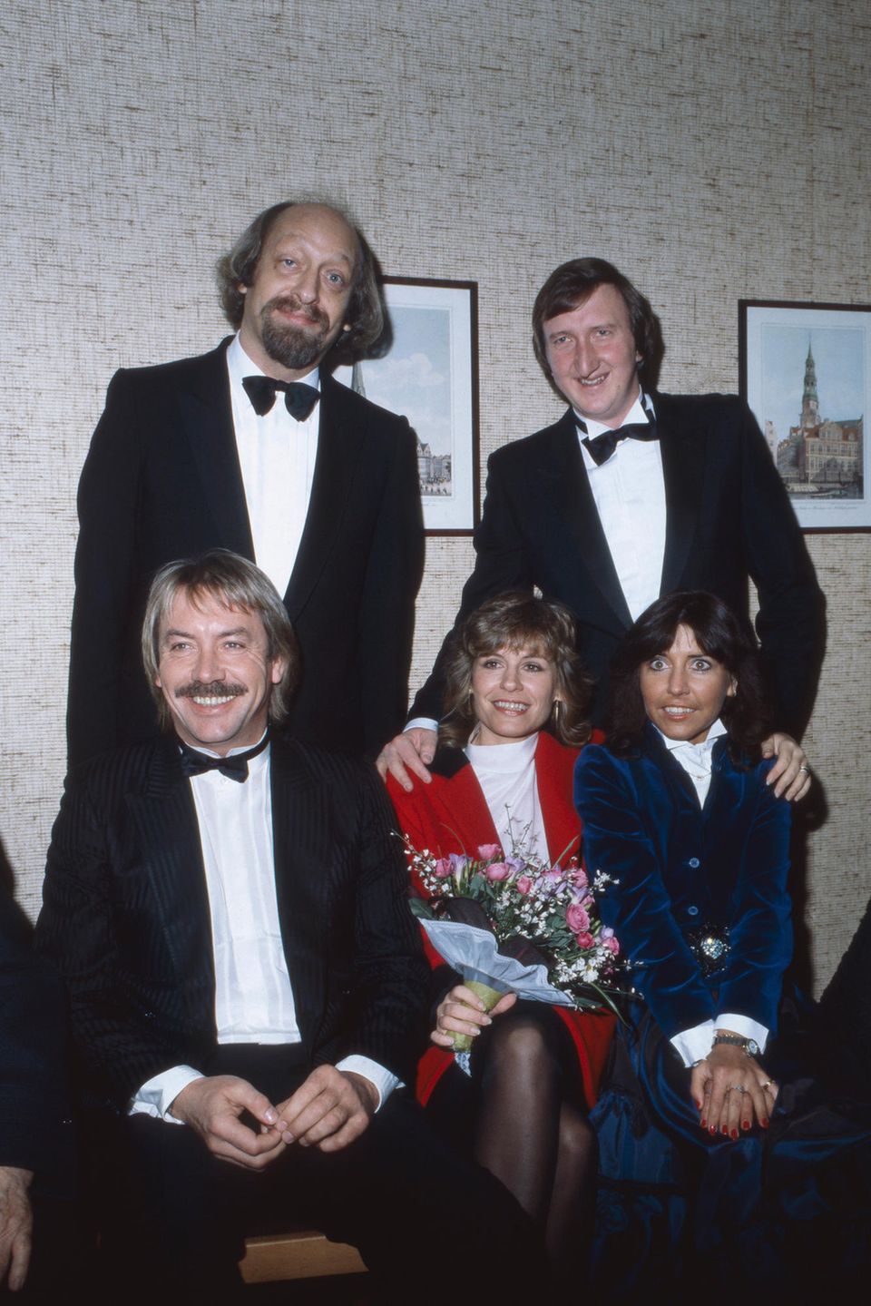 Hochzeit mit Werner Böhm 1982 – die Braut trägt Rot. Neben ihre ihre Schwester Tina York, hinten die beiden Trauzeugen Karl Dall (l.) und Mike Krüger.