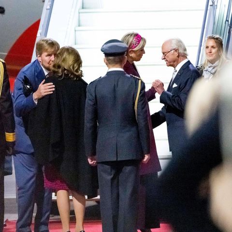 König Willem-Alexander, Königin Silvia, Königin Máxima, König Carl Gustaf am Flughafen