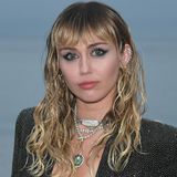 Miley Cyrus: Saint Laurent Herren Frühjahr/Sommer Show