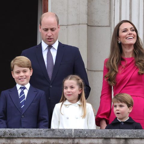 Prinz William, Herzogin Catherine, Prinz George, Prinzessin Charlotte und Prinz Louis beim "The Platinum Jubilee Pageant" zum 70. Regierungsjubiläum der Queen am Buckingham Palace, London, Grossbritannien, 5. Juni 2022.