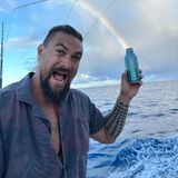 Gezwitscher: Jason Momoa beim Angeltrip vor Hawaii