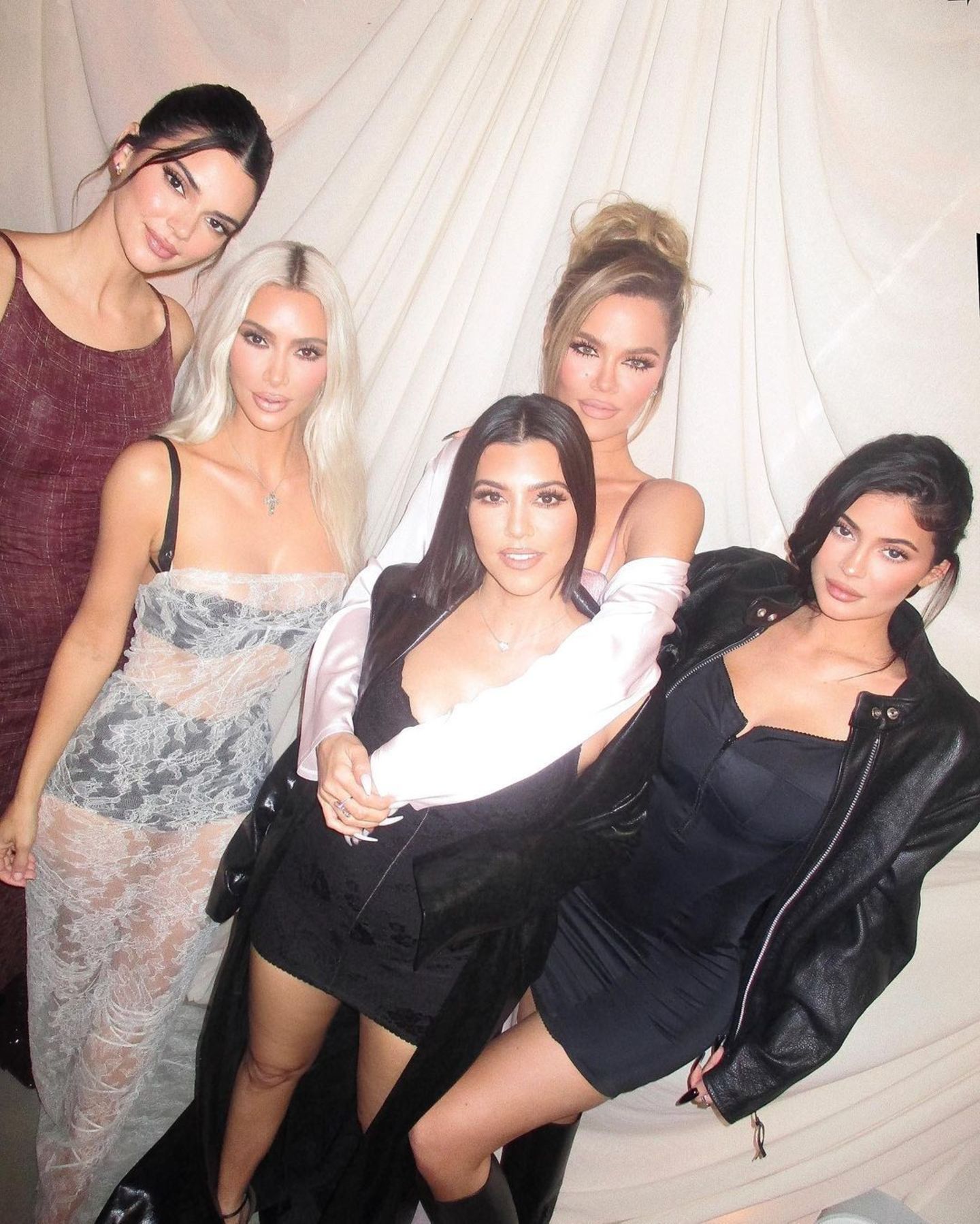 Kim Kardashian feiert 42. Geburtstag mit ihren Schwestern