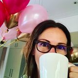 28. Oktober 2022  Julia Roberts fühlt die Liebe und Magie an ihrem 55. Geburtstag besonders stark, und mit einer großen Tasse Kaffee (oder Tee?), Luftballons und Lebensfreude lässt sich so ein großer Tag auch ganz entspannt starten. 