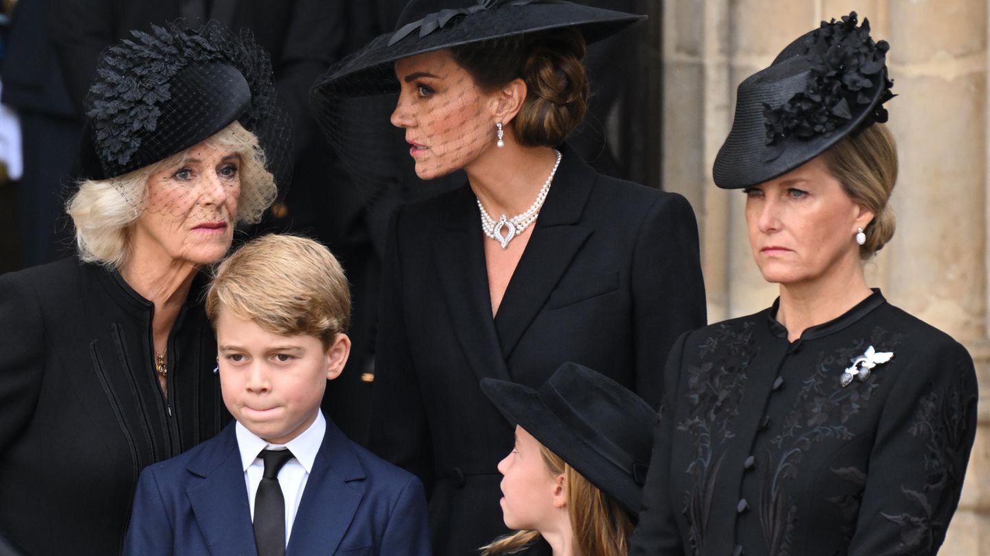 Catherine, Priness of Wales: Aufgetauchtes Video! Tadelte Camilla sie hier  wegen Charlottes Verhalten?