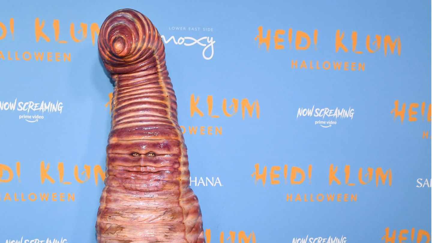 Von-2000-bis-heute-Heidi-Klums-spektakul-re-Halloween-Kost-me-im-Laufe-der-Jahre