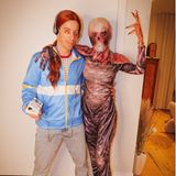 Darf es ein Ausflug ins Upside Down sein? Schauspielerin Nina Dobrev und ihr Freund Shaun White setzen auf schaurig-schöne Stranger Things-Kostüme. Während der "The Vampire Diaries“-Star auf Maske und Anzug von Bösewicht Wecna setzt, verkleidet sich Shaun White mit Walkman, Perücke und Windjacke als Max.