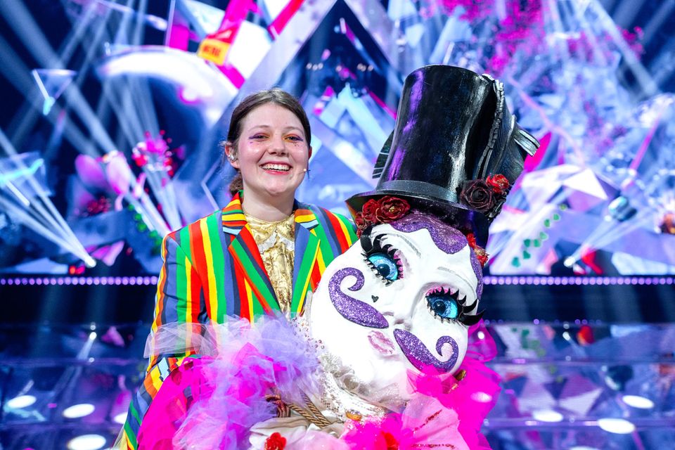 Maud Angelica Behn überrascht Bei Norwegischem "The Masked Singer ...