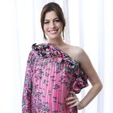 Anne Hathaway: "Modern Love" Beverly Hilton Hotel