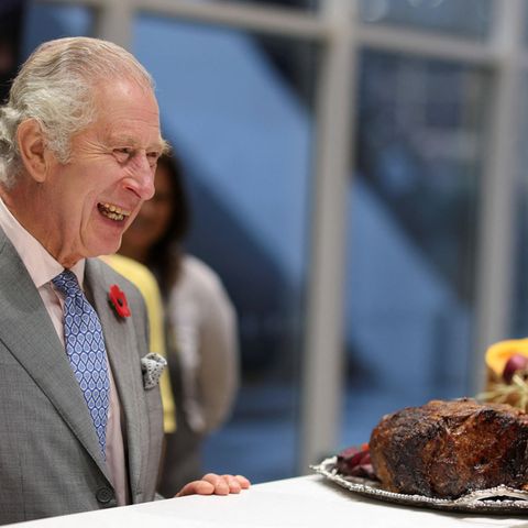 König Charles bei einem Besuch einer Supermarktkette in Yorkshire