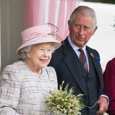 Queen Elizabeth und König Charles