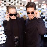 Katharina und Stephen Dürr haben den Durchblick – dank stylischer Sonnenbrillen, die sie im Alsterhaus testen.