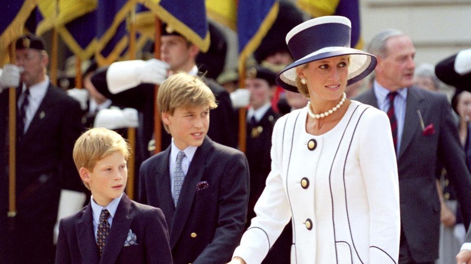Prinz Harry, Prinz William und Prinzessin Diana Prinz Harry, Prinz William und Prinzessin Diana