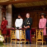 Auf ihren Plätzen zeigen sich Prinzessin Stéphanie, Fürst Albert, Fürstin Charlène und Prinzessin Caroline in andächtiger Stimmung.