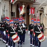 Am 19. November wird in Monaco der Nationalfeiertag begangen, auch "La Fête du Prince" genannt. Eine Militärparade mit Kapelle gehört natürlich dazu und zieht durch Monte-Carlo Richtung Kathedrale.