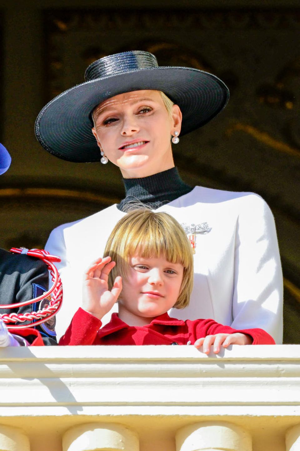 Fürst Albert und Fürstin Charlène mit ihren Zwillingen Prinz Jacques und Prinzessin Gabriella bei den Feierlichkeiten zum monegassischen Nationalfeiertag am 19. November 2022