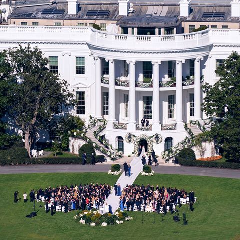 Joe Bidens Enkeltochter Naomi hat vor dem Weißen Haus geheiratet